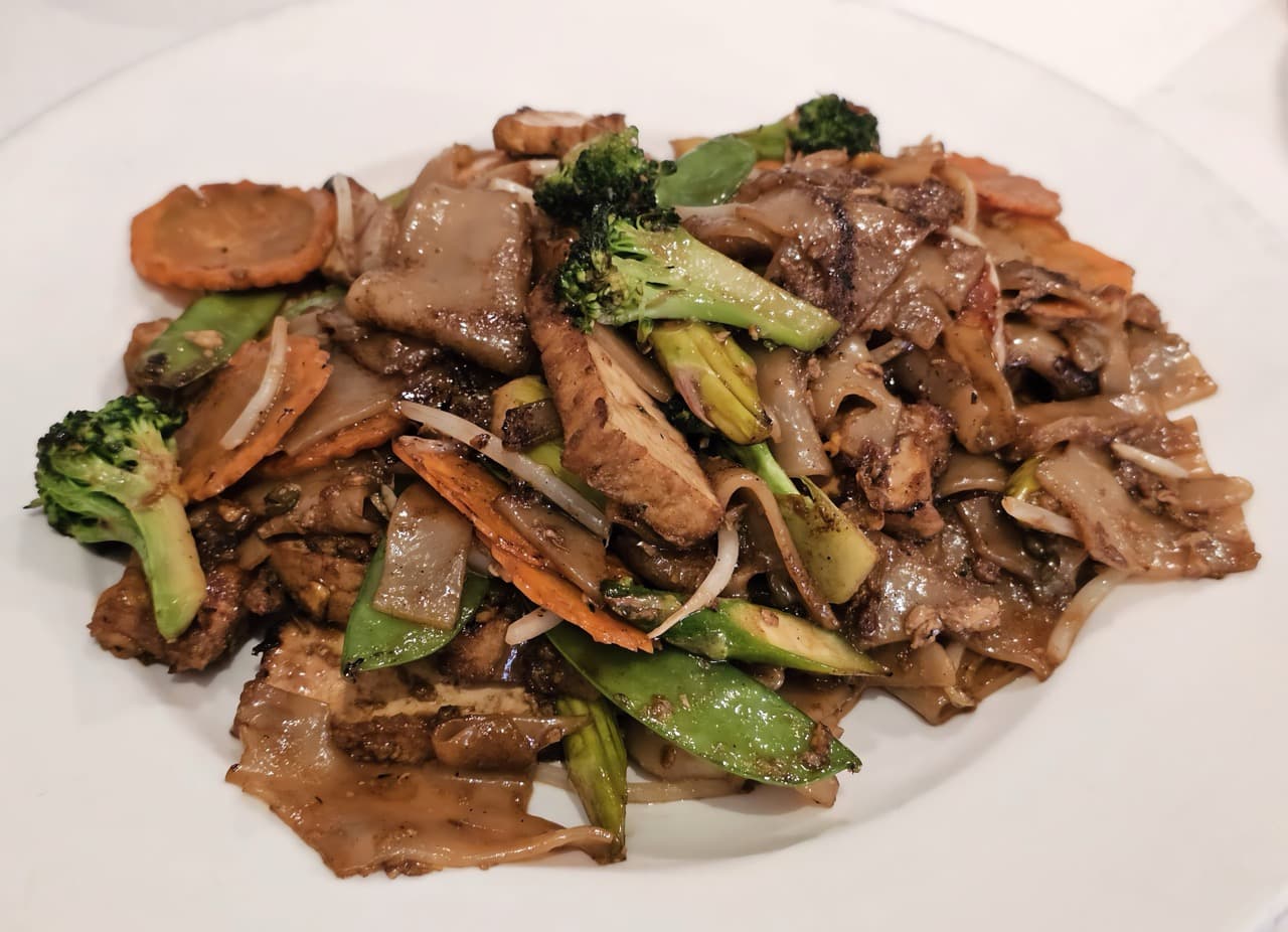Gardener's Noodle plated at Maly Thai restaurant in St. Charles