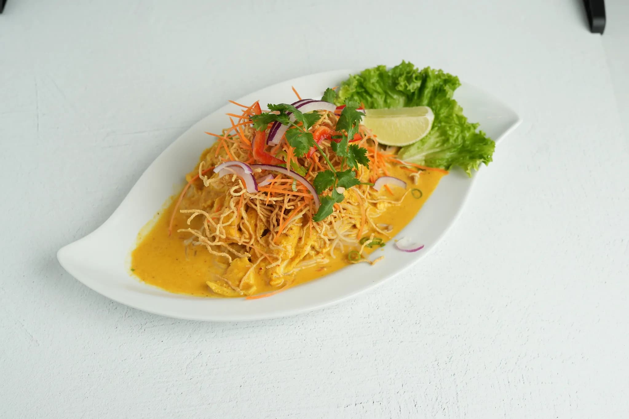 Kao Soy plated at Maly Thai restaurant in St. Charles